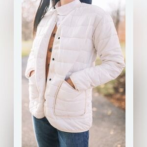 Everlane ReNew Channeled Liner Puffer Jacket Beige/Pink Size Small Celeb Style